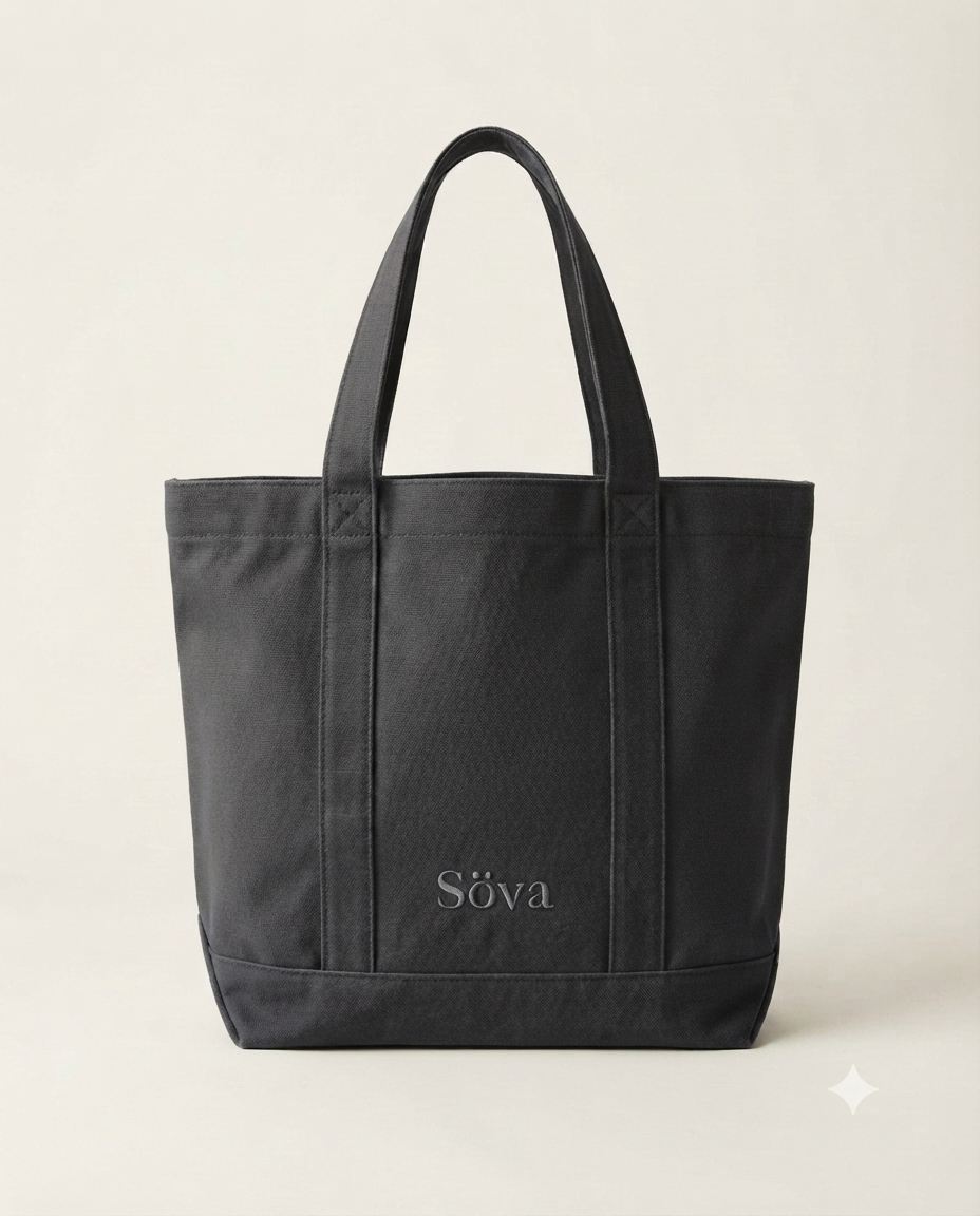 Bära Everyday Tote — Kol colorway, studio