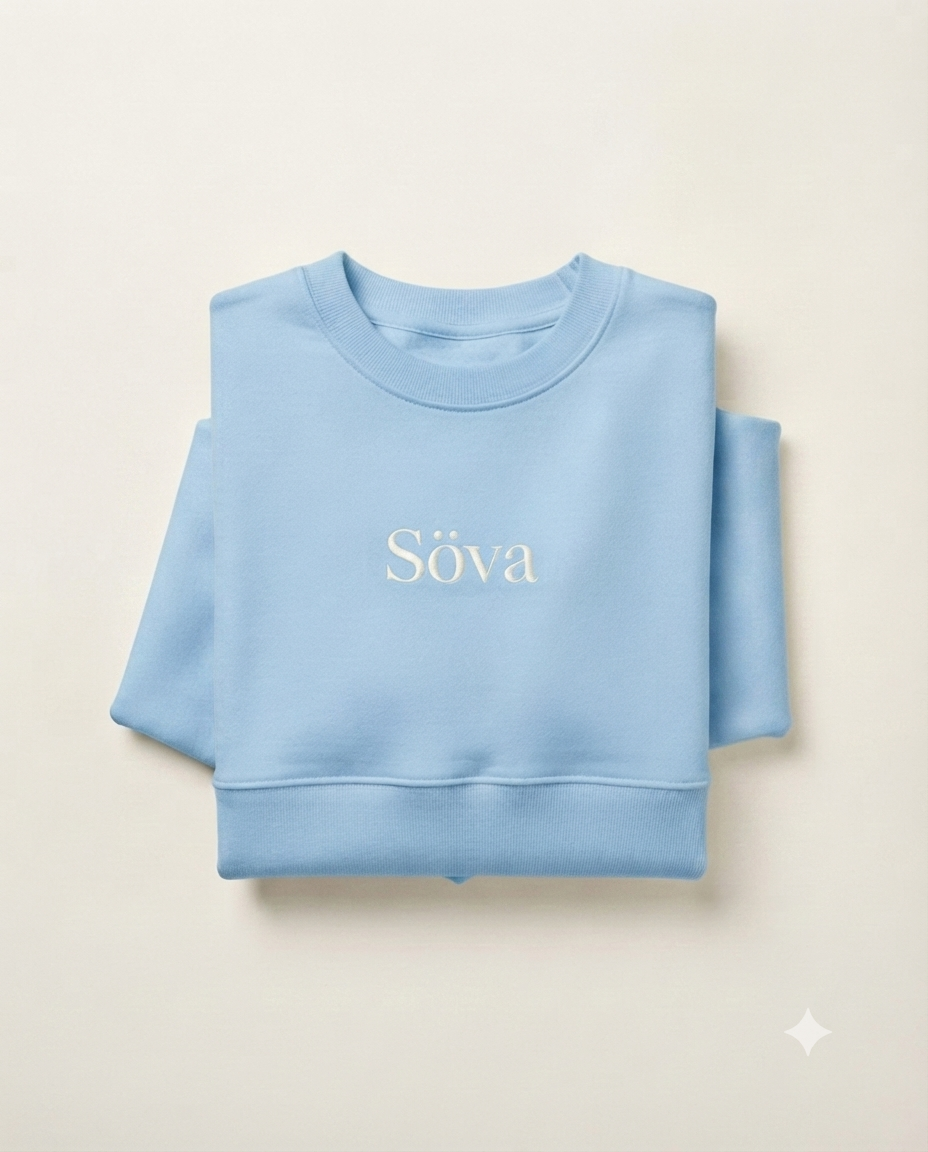 Snö Cropped Crewneck — Himmel colorway, studio